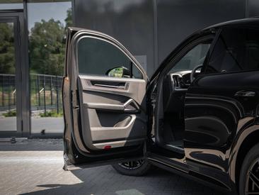 Porsche Cayenne III S E-Hybrid Coupé — photo 23