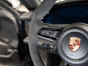 Porsche Taycan ph2 Black Edition — photo 21