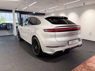 Porsche Cayenne III E-Hybrid Coupé — photo 3