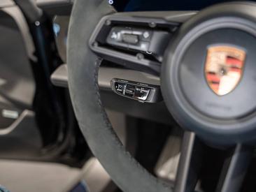 Porsche Taycan ph2 Black Edition — photo 22