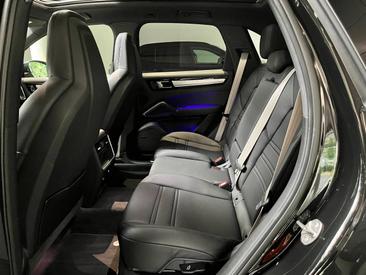 Porsche Cayenne III Platinum Edition — photo 18