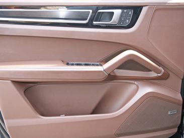 Porsche Cayenne III GTS — photo 29