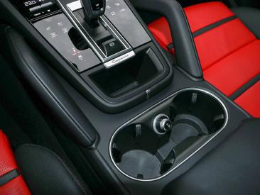 Porsche Cayenne III GTS — photo 20