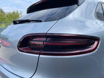 Porsche Macan S — photo 11