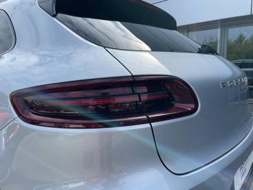 Porsche Macan S — photo 12