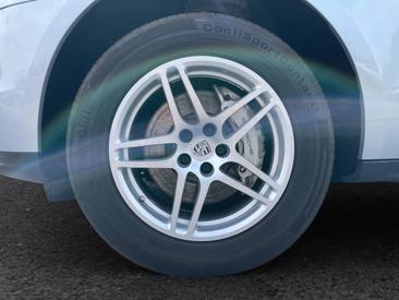Porsche Macan S — photo 14