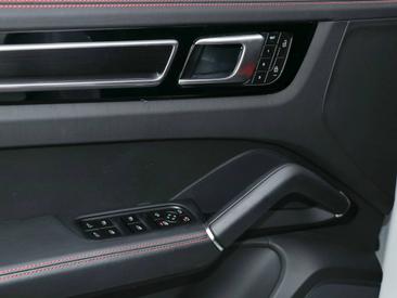 Porsche Cayenne III GTS — photo 23