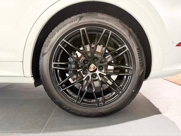 Porsche Cayenne III E-Hybrid Coupé — photo 10