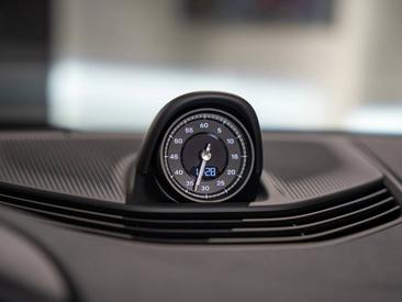 Porsche Taycan ph2 Black Edition — photo 28