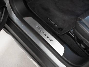 Porsche Taycan ph2 4 Cross Turismo — photo 24