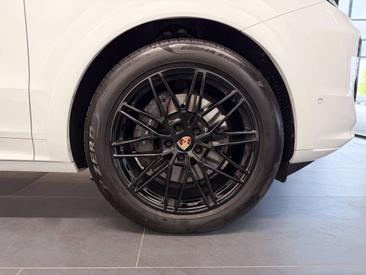 Porsche Cayenne III E-Hybrid Coupé — photo 12