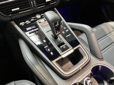 Porsche Cayenne III Platinum Edition — photo 26