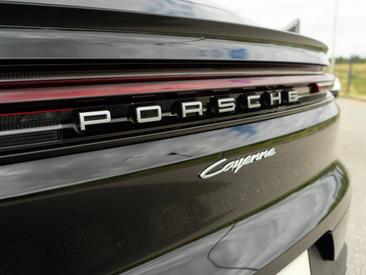 Porsche Cayenne III E-Hybrid Coupé — photo 8