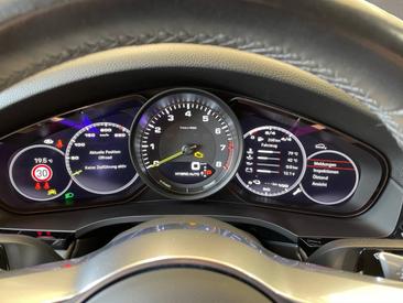 Porsche Cayenne III E-Hybrid Coupé — photo 16