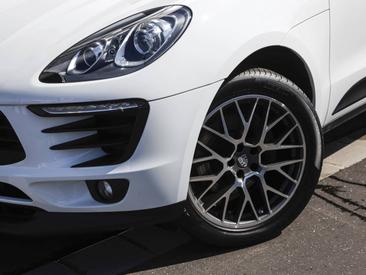 Porsche Macan — photo 6