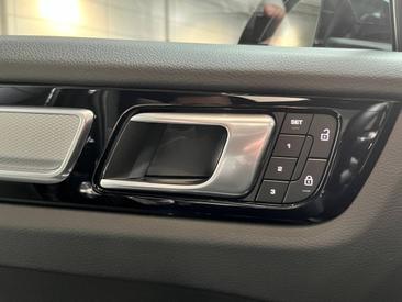 Porsche Cayenne III Platinum Edition — photo 30