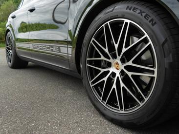 Porsche Cayenne III E-Hybrid Coupé — photo 12