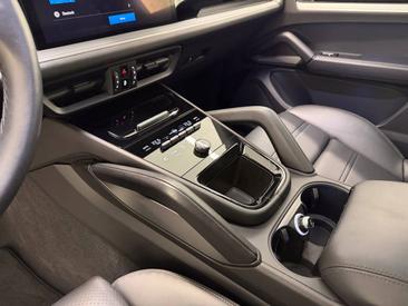 Porsche Cayenne III E-Hybrid Coupé — photo 17
