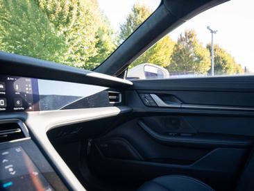 Porsche Taycan ph2 Turbo — photo 29