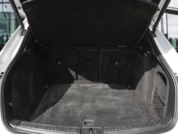 Porsche Macan — photo 10