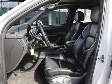 Porsche Macan — photo 12