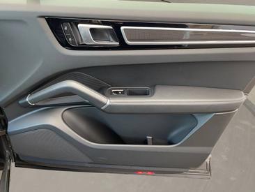 Porsche Cayenne III E-Hybrid Coupé — photo 20