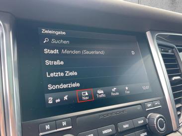 Porsche Macan S — photo 25