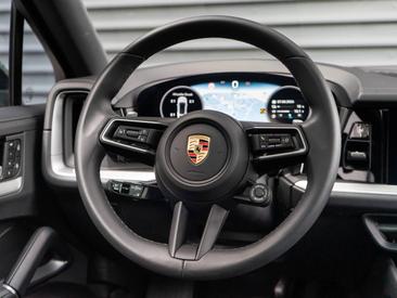 Porsche Cayenne III E-Hybrid Coupé — photo 16
