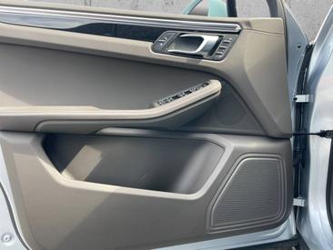 Porsche Macan S — photo 28