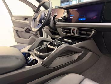 Porsche Cayenne III E-Hybrid Coupé — photo 24