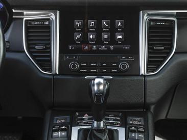 Porsche Macan — photo 20