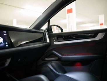 Porsche Cayenne III E-Hybrid Coupé — photo 24