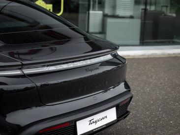 Porsche Taycan ph2 Black Edition — photo 17
