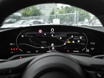 Porsche Taycan ph2 Black Edition — photo 18