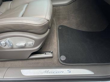 Porsche Macan S — photo 32