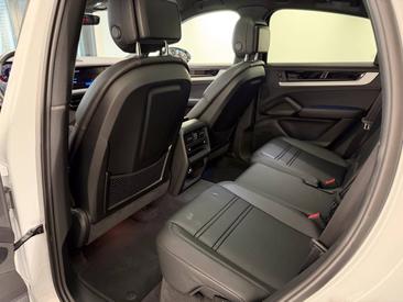 Porsche Cayenne III E-Hybrid Coupé — photo 28