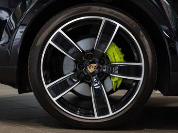 Porsche Cayenne III E-Hybrid Platinum Edition — photo 9