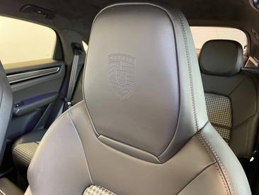 Porsche Cayenne III E-Hybrid Coupé — photo 28
