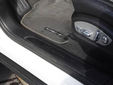 Porsche Macan — photo 26