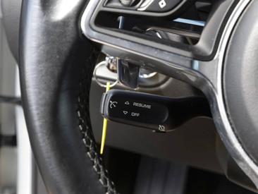 Porsche Macan — photo 27