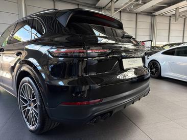 Porsche Cayenne III Platinum Edition — photo 10