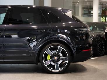 Porsche Cayenne III E-Hybrid Platinum Edition — photo 12