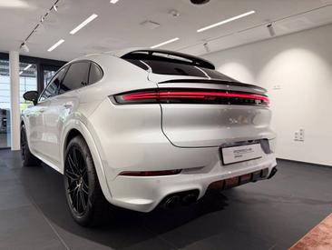 Porsche Cayenne III E-Hybrid Coupé — photo 33