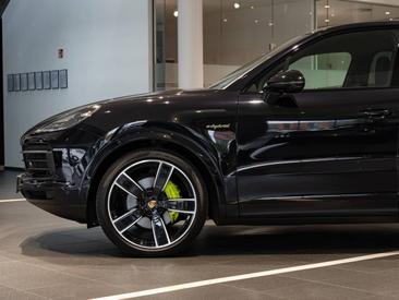 Porsche Cayenne III E-Hybrid Platinum Edition — photo 15