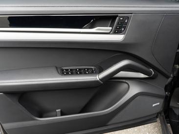 Porsche Cayenne III E-Hybrid Coupé — photo 29