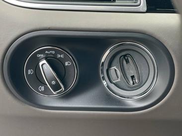 Porsche Macan S — photo 37