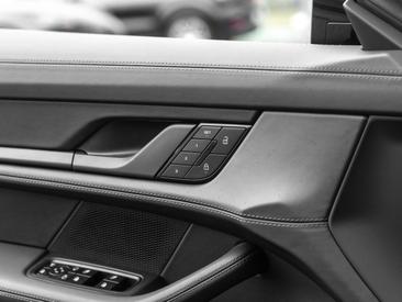 Porsche Taycan ph2 Black Edition — photo 27