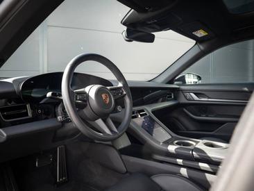 Porsche Taycan ph2 4 — photo 15