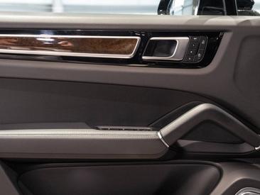 Porsche Cayenne III E-Hybrid Platinum Edition — photo 22