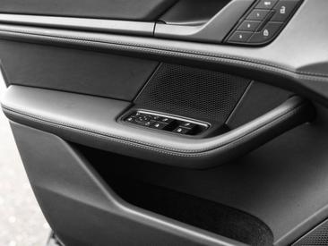 Porsche Taycan ph2 Black Edition — photo 28